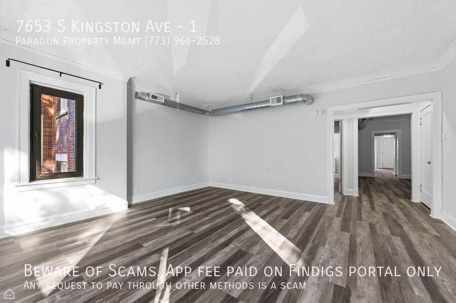 7653 S Kingston Ave property image