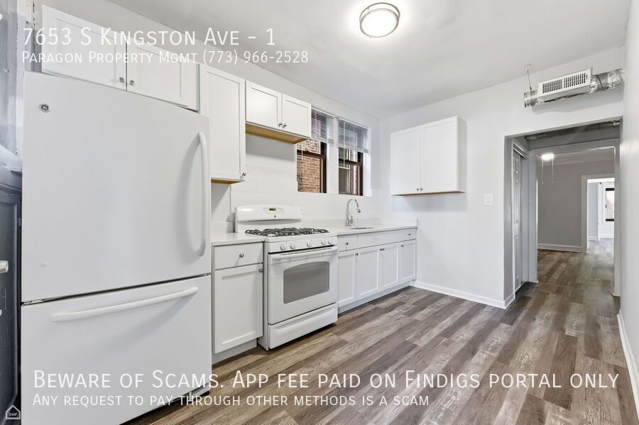 7653 S Kingston Ave property image