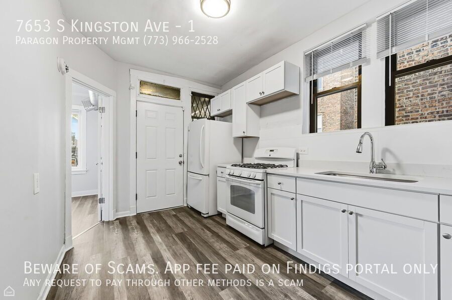 7653 S Kingston Ave property image