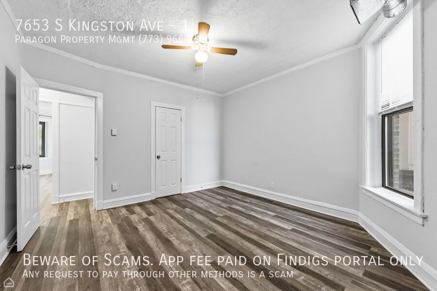 7653 S Kingston Ave property image