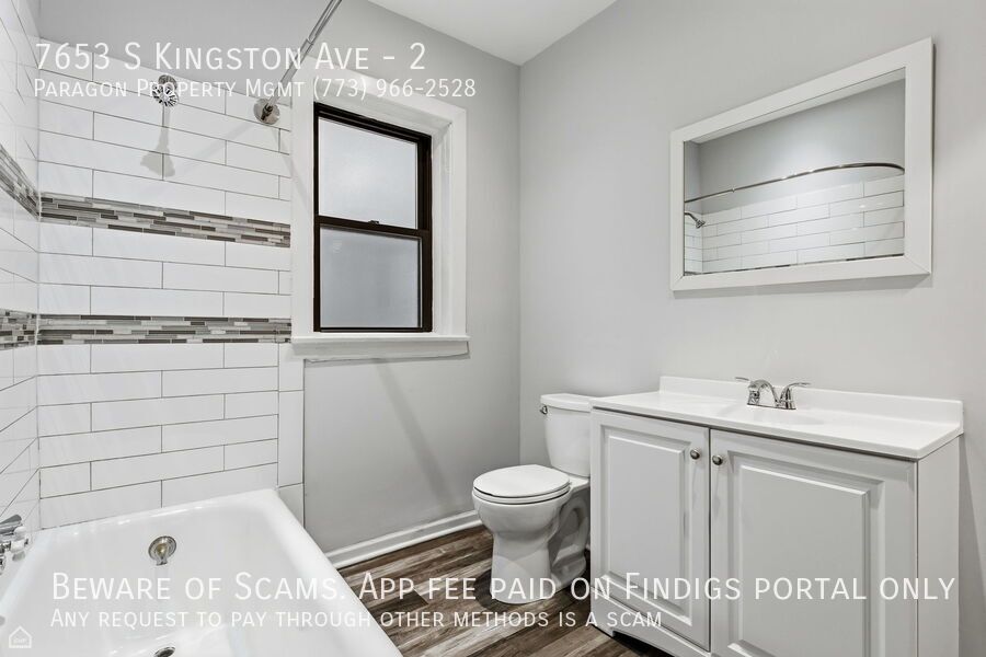 7653 S Kingston Ave property image