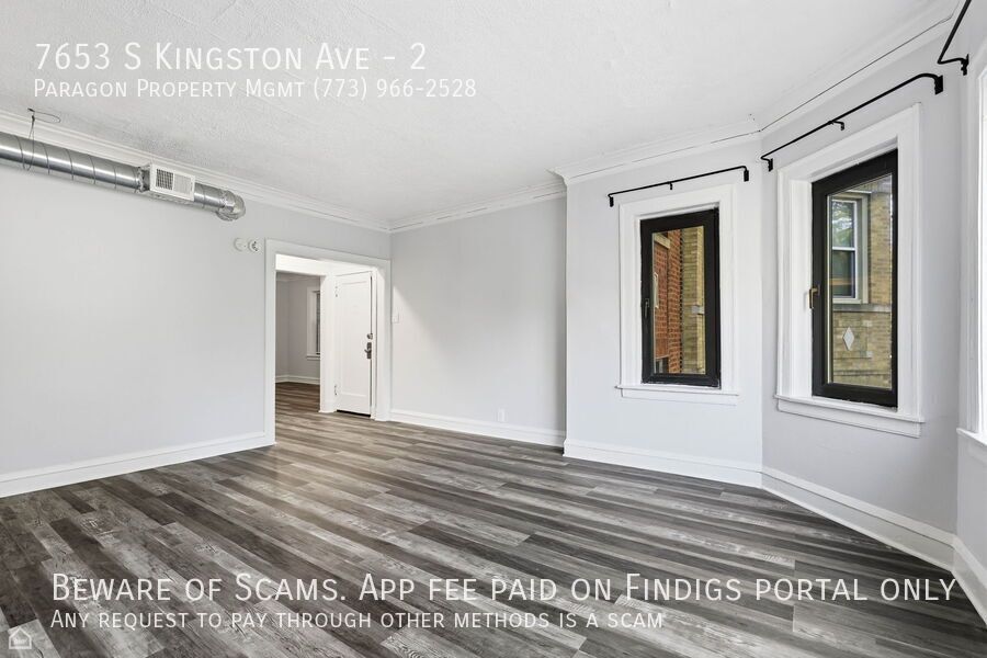 7653 S Kingston Ave property image