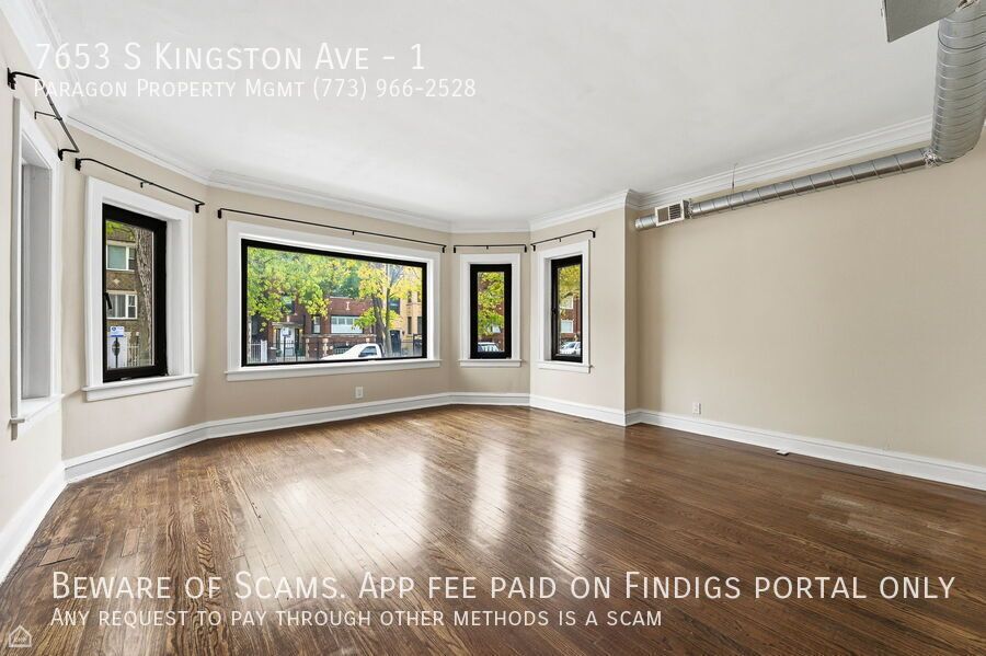 7653 S Kingston Ave property image