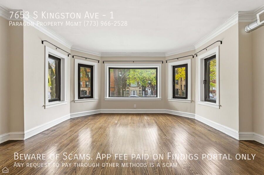 7653 S Kingston Ave property image