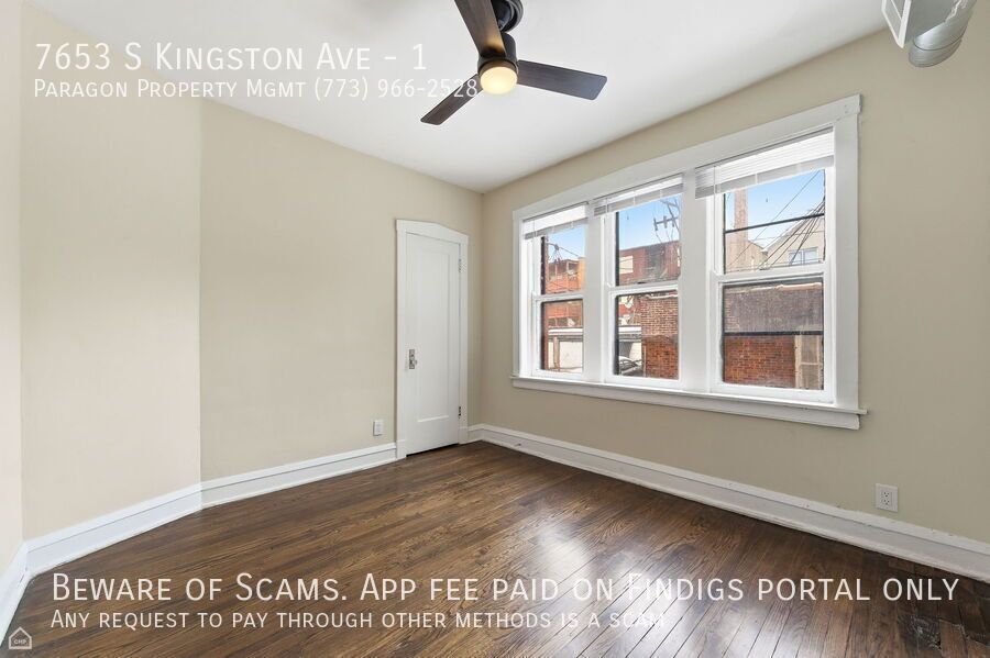 7653 S Kingston Ave property image