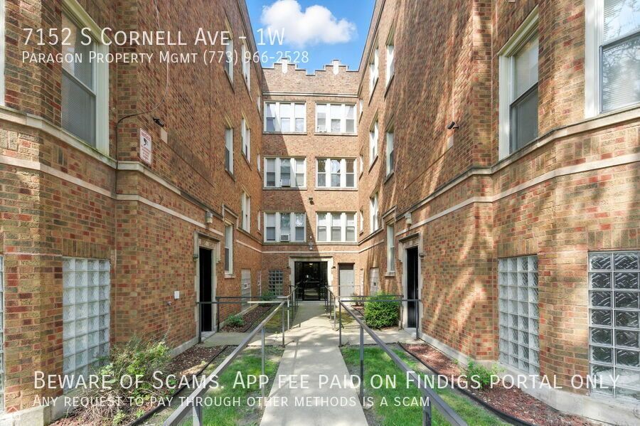 7152 S Cornell Ave property image