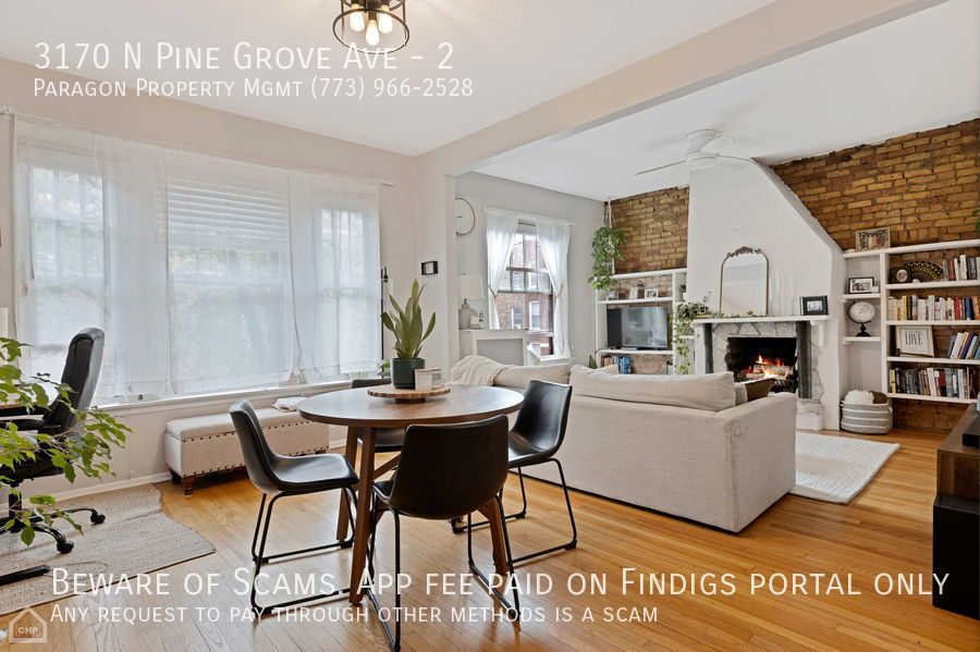 3170 N Pine Grove Ave property image