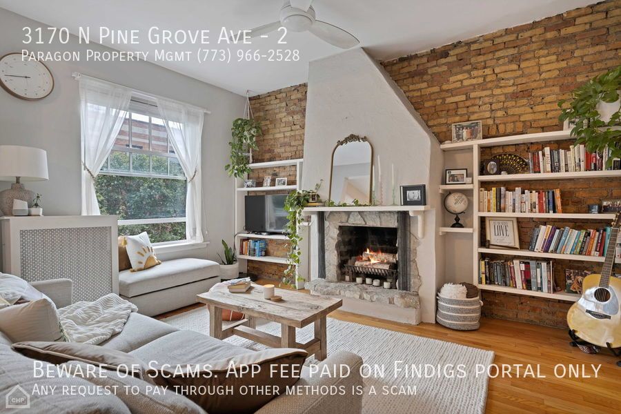 3170 N Pine Grove Ave property image