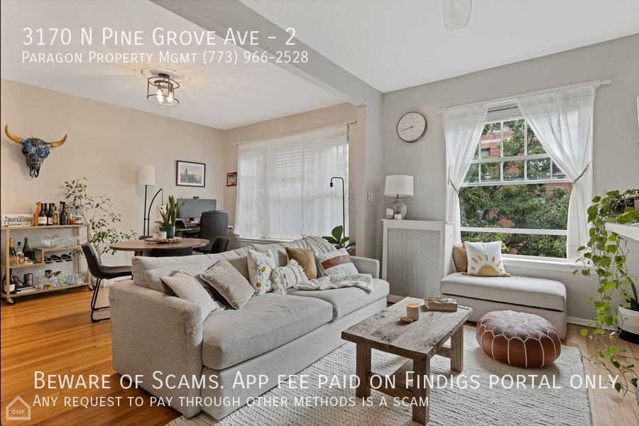 3170 N Pine Grove Ave property image