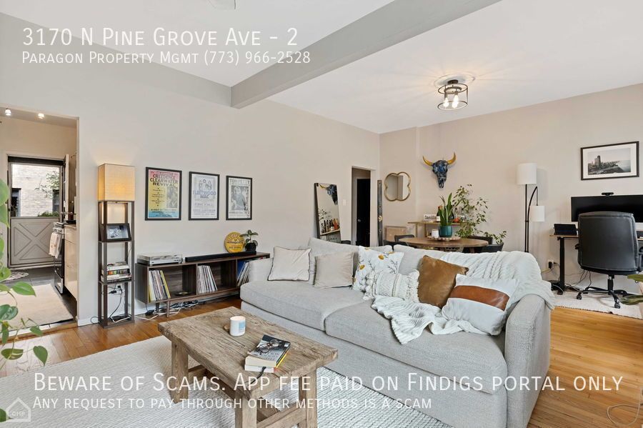 3170 N Pine Grove Ave property image