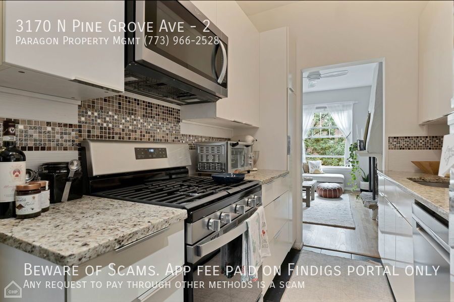 3170 N Pine Grove Ave property image