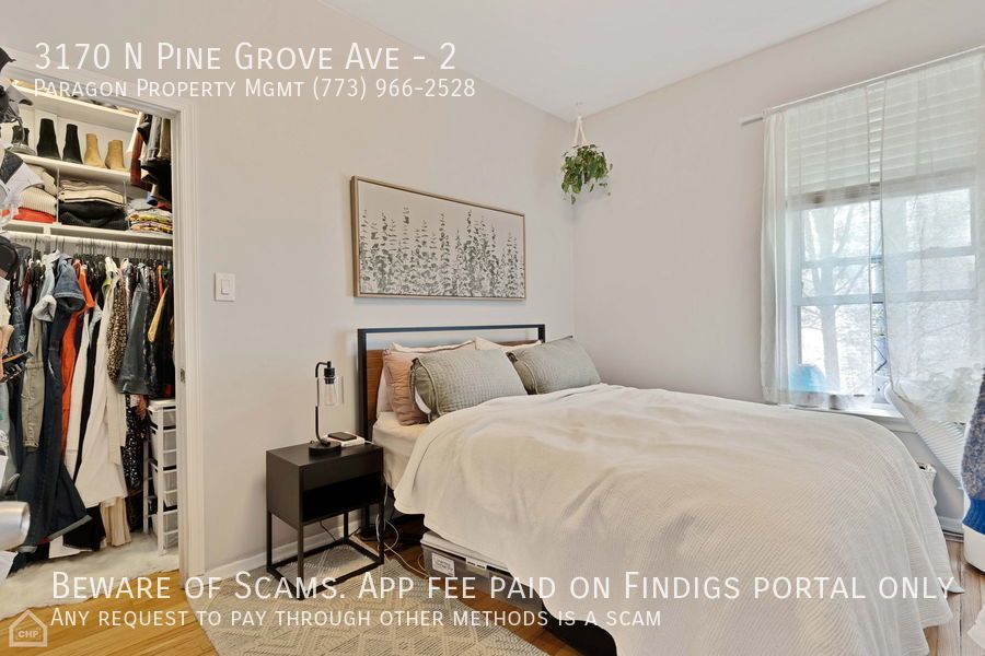 3170 N Pine Grove Ave property image