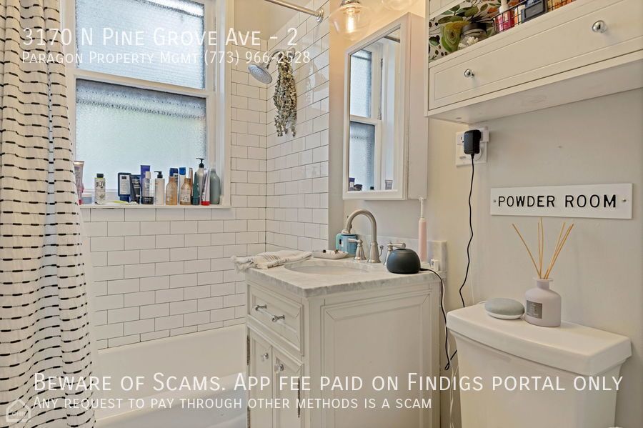 3170 N Pine Grove Ave property image